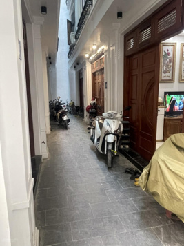 Nhà 5 tầng xây mới Cầu Giấy - lô góc 3 thoáng rất đẹp - ba gác vào tận cửa. Full nói thất - ở ngay