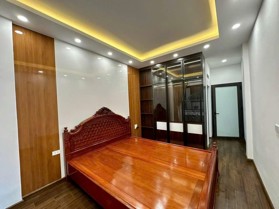 Nhà đẹp ĐỐNG ĐA 6 tầng, ngõ thông thoáng, cách 1 nhà ra phố, full nội thất.