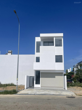 Chính chủ cần cho thuê nhà nguyên căn 3 tầng mới xây xong tại KĐT Mỹ Gia gói 7,đường 27m