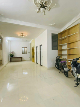 Bán nhà dòng tiền 80m2 7 tầng doanh thu 800 triệu/năm