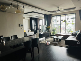 Chính chủ bán căn hộ B12A01, lô góc 3 ban công. 110m2 tim tường. Để lại toàn bộ nội thất. Giá TL