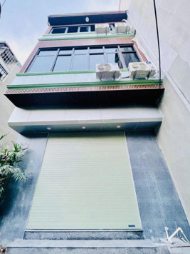 Hàng hiếm, mặt tiền rộng 5 m, mươi mét ra ô tô, nhà đẹp, ở luôn