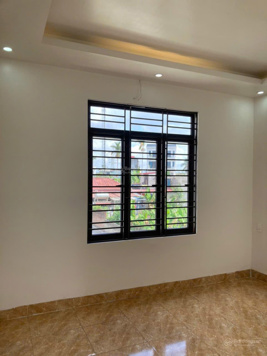 Duy nhất 1 căn 3 tầng rẻ đẹp gần cầu Bùi Viện ô tô đỗ cửa