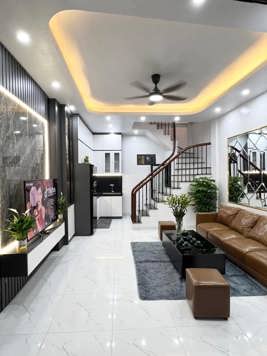 Nhà Mới Trung Phụng, 30m2 5T ngõ thông, sát phố, ở ngay, ĐN nở hậu
