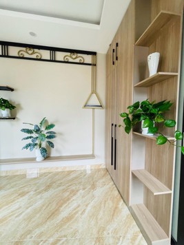 Nhà Mới Đê La Thành, 35m2 4T ngõ ba gác, sát phố, nở hậu,full nội thất