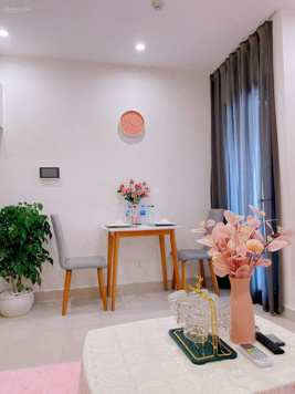 Căn Studio - 1.58tỷ; Căn 1 + 1 - 2.2tỷ; 2PN-55m2 - 2.54 tỷ; 2PN2VS + 1(63,4m2) - 3.35tỷ Smart City