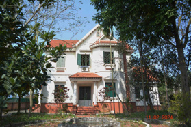 Bán biệt thự đường Nguyễn Văn Cừ, TP Phúc Yên, Vĩnh Phúc, vườn hơn 2.000m2, trung gian 1%