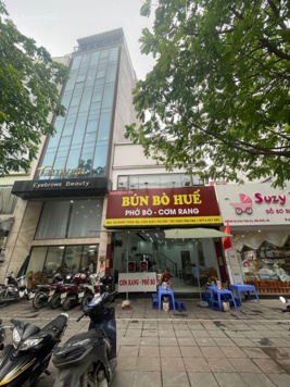 Bán căn nhà 6 tầng mặt phố Khúc Thừa Dụ - Cầu Giấy mặt tiền 6 mét