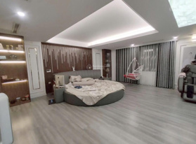 Bán nhà mặt phố Cầu Giấy, 9 tầng thang máy, MT 10m, vỉa hè 6m, KD đỉnh. 68 tỷ. LH 0904 161 087