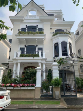 Bán gấp biệt thự Victoria Village giá rẻ gần UBND Quận 2