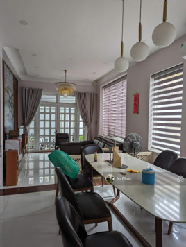 NGỘP! Cần ra gấp căn nhà vị trí đẹp ngay Song Hành, An Phú - An Khánh, Q2. DT 200m2. Giá chỉ 39 tỷ