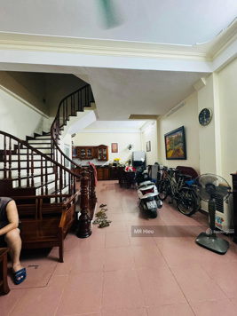 Chính chủ gửi bán nhà phân lô Quân Đội - 200m Ngã Tư Sở - ô tô tránh - nhà rộng ở sướng, VP đỉnh