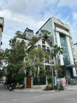 Bán siêu mặt tiền đẹp rất đẹp đúng ngã tư phố vip. View góc 2 MT đường Linh Lang và Phan Kế Bính