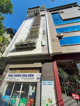 Chính chủ bán nhà mặt phố Vạn Bảo - 9 tầng thang máy - dòng tiền cho thuê 70tr/tháng