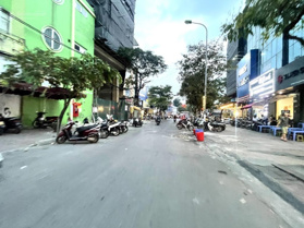 Bán nhà mặt phố Kim Mã trung tâm, kinh doanh , vỉa hè rộng mặt tiền 4,5m doanh thu 40tr bán 19.2 tỷ