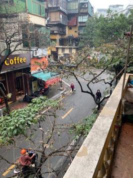 8.5 tỷ mặt phố Châu Long 15m2 mặt tiền gần 4m 2 tầng SĐCC có nóc riêng biệt