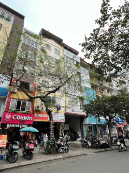 Cần bán gấp shophouse kinh doanh mặt phố Chùa Láng - Đối diện cổng ĐH Ngoại Giao