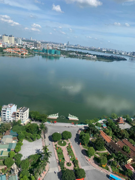 Chính chủ sang nước ngoài cần bán penhouse đẳng cấp nhất Tây Hồ, sát Lotte