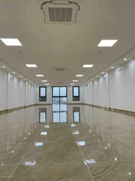 Bán toà văn phòng 9 tầng MP Bạch Mai - Hai Bà Trưng - Hà Nội. DT 167m2 MT 7,5m. Giá 109 tỷ