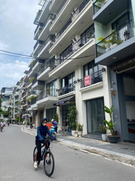 Bán nhà 3 tầng diện tích 160m2 mặt tiền 9m mặt phố Từ Hoa, Quảng An, Tây Hồ, Hà Nội: 0981 222 026