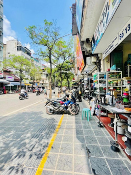 Bán nhà mặt phố Bạch Mai, Hai Bà Trưng 120m2, giá 30 tỷ. Vỉa hè kinh doanh siêu đẹp