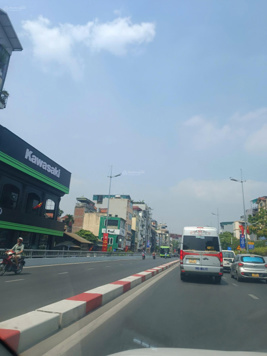 Bán nhà 4 tầng DT 35m2 mặt phố Âu Cơ, kinh doanh sầm uất, cách Hồ Tây chỉ 100m