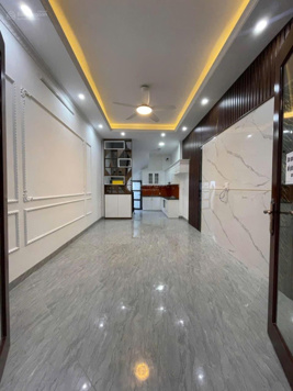 Bán nhà mới tại 38 Xuân la 6,5 tỷ, 33m2 xây full 5 tầng