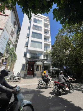 Nhà 8 tầng, mặt phố Thụy Khuê, diện tích 61m2 mặt tiền 5m - 30,5 tỷ liên hệ: 0585 056 789