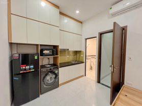 Cần bán tòa nhà dòng tiền 6 tầng thang máy Hai Bà Trưng, view Times City; Sẵn thầu thuê lại giá cao