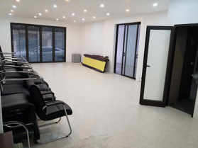 Bán gấp nhà riêng tại đường Lạc Long Quân 90m2, 6 tầng, MT 8m, ô tô tránh 24/7, LH 0973 663 886