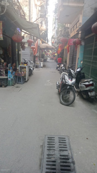 Chính chủ cần bán gấp nhà ngõ 592/29 Trường Chinh. DT 52 m2 x 4 tầng cũ. SDCC. Giá 8.8 tỷ