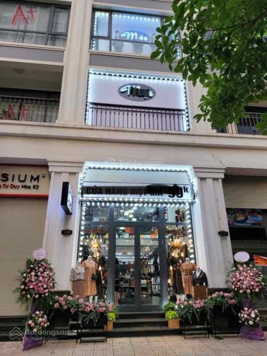 MẶT PHỐ MT LỚN - VỈA HÈ RỘNG - KD ĐA DẠNG