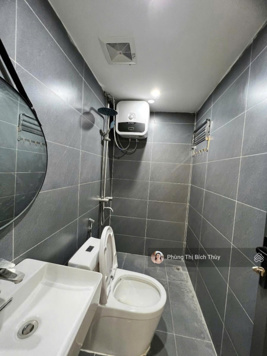 Chính chủ cần bán căn hộ tập thể cũ Mặt phố Vĩnh Hồ- Thái Thịnh- 60m2- tầng 5- 2.98 tỷ- 0912 459 222