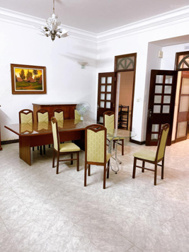 Bán nhà đẹp tại phố Liễu Giai - Giá siêu hời chỉ 66 tỉ, diện tích 190m2, mặt tiền 12m, ô tô tránh