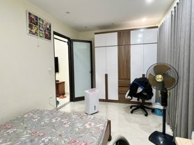 Do chuyển sang chỗ ở mới tôi bán lại căn nhà 5 tầng ngõ 124 Hoàng Ngân, Nguyễn Ngọc Vũ, Cầu Giấy.