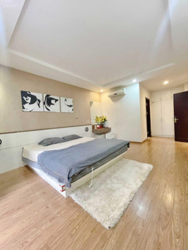 Cần bán căn 4 phòng ngủ 160m T11, căn góc view nhạc nước