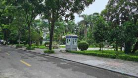 Chính chủ bán biệt thự Văn Phú, Hà Đông, 200 m2, 4 tầng, mt 10 m, vị trí tuyệt đẹp, 27.8 tỷ