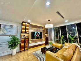 Bán CH 145m2 (3PN, 2VS) 2 ban công mát mẻ tầng trung toà CT2, giá 5.x tỷ, full đồ đẹp xịn