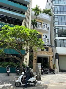 Bán siêu vị trí đối diện công viên Thống Nhất. Mặt phố Nguyễn Đình Chiểu siêu đẹp. Vị trí đắc địa