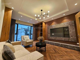 Bán nhà đẹp phố Nguyễn Sơn, ô tô tránh cách 10m, gần Beriver, 40m2 - 6 tầng, giá 9.3 tỷ