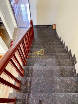 Bán nhà 3 tầng mặt đường Tuệ Tĩnh