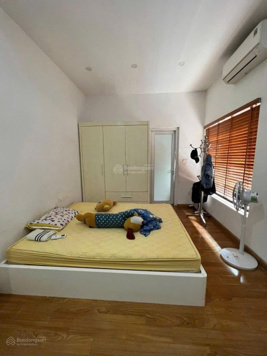 Bán gấp nhà riềng phố Nguyễn Phúc Lai 75m 4Tg MT 9,6m chỉ 22 tỷ Ô tô KD sầm uất