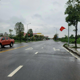 Tôi cần bán thửa đất khu phân lô Cự Khối, 289,7m2 mặt tiền 15m vỉa hè 3m, ô tô contener tránh, 36tỷ