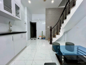 Nhỉnh 3 tỷ có nhà đẹp Quận Hai Bà Trưng bán nhà ngõ phố Trần Khát Chân 18m2, 4T, 4m MT, giá 3,75 tỷ