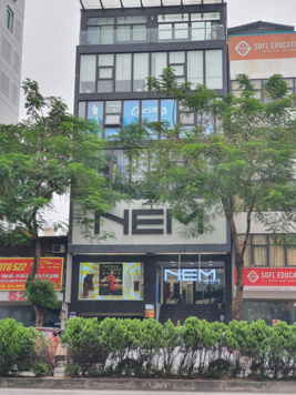 Hàng cực hiếm! Nhà mặt phố Nguyễn Văn Cừ, lô góc, 140m2 - 3 tầng, giá 32 tỷ