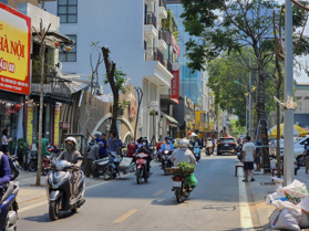 Bán căn lô góc - 2 mặt tiền - Phố Nguyễn Văn Tuyết - DT 80m2 chỉ hơn 40 tỷ