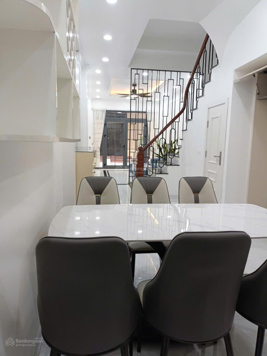 Bán nhà phố Ngọc Lâm Long Biên 46m,4 tầng mặt tiền 3,5m 13.4 tỷ,tặng nội thất,ngõ thông,kinh doanh