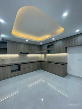 Bán nhà Đống Đa nằm giữa 2 Hồ Văn Chương & Linh Quang. BT phân lô 60m2 ô tô tránh vòng quanh