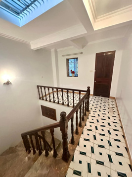 Bán nhà phân lô ô tô tránh vỉa hè Chùa Láng Đống Đa 50m cao 5 tầng mt 4m giá 20 tỷ Ngõ thông