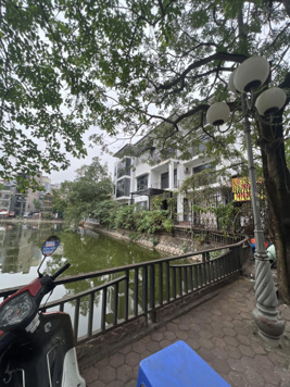 Nhà xây Biệt Thự Ngọc Lâm - Lô Góc - 3 mặt tiền- View Hồ Tai Trâu , 10.5 tỷ _52m x 5tầng, oto vào